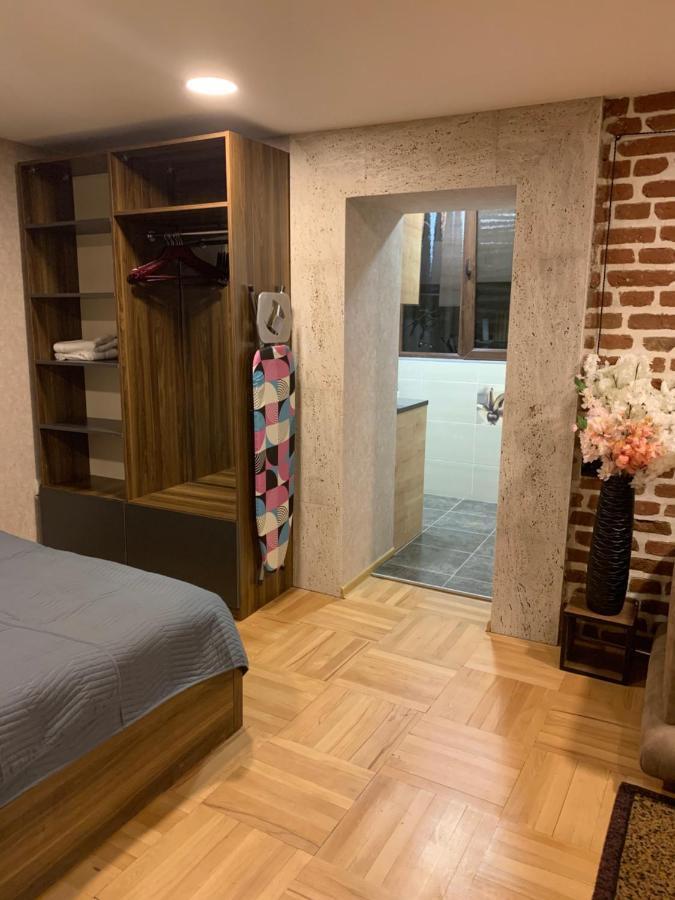 12 Maksim Gorki Street Apartamento Tbilisi Exterior foto